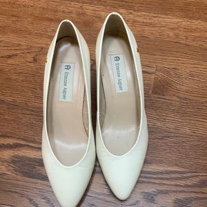 Cream colored pumps, conservative and elegant